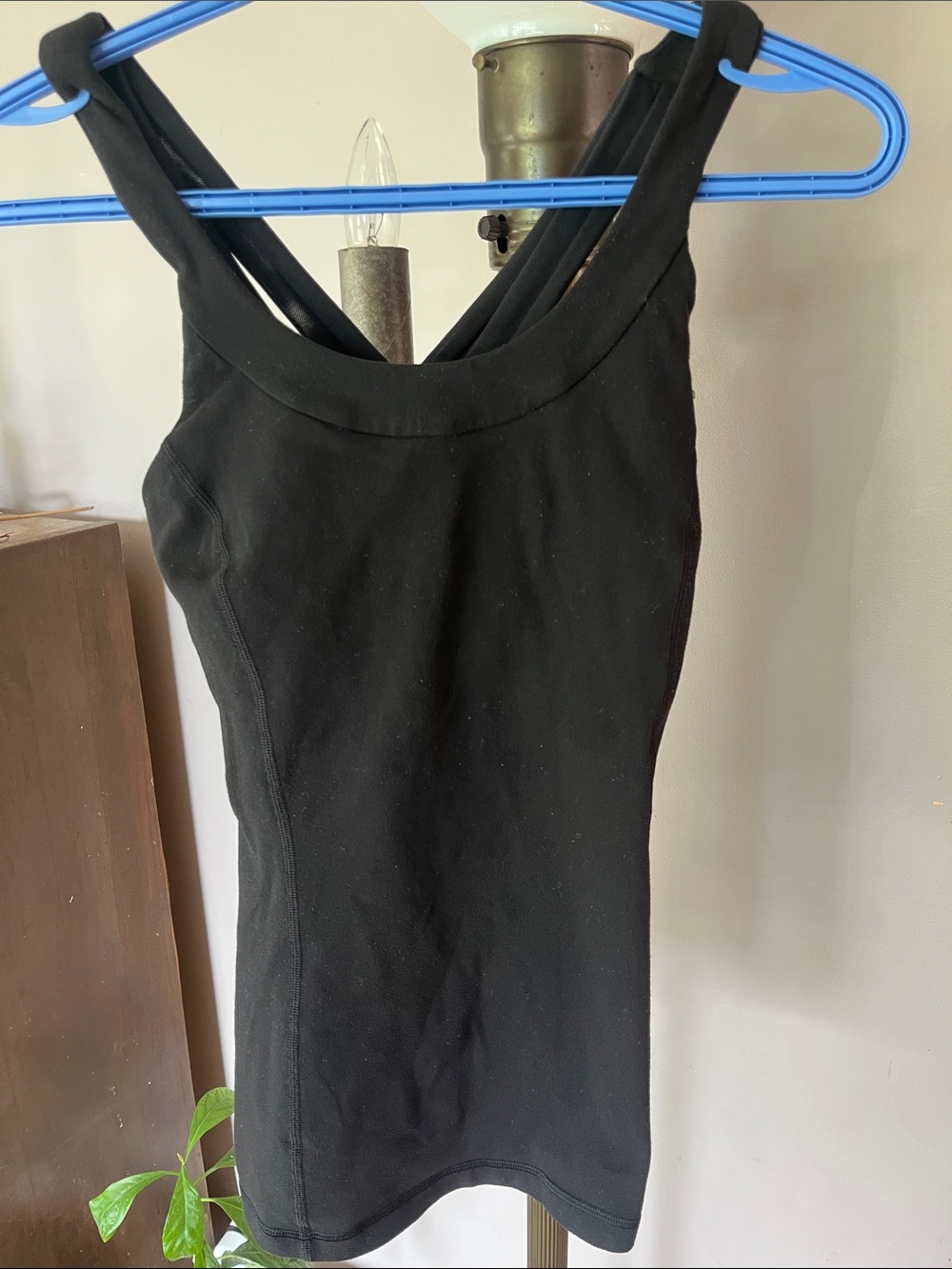 Lululemon Black Women's Sleeveless Cross-Back Tank Top